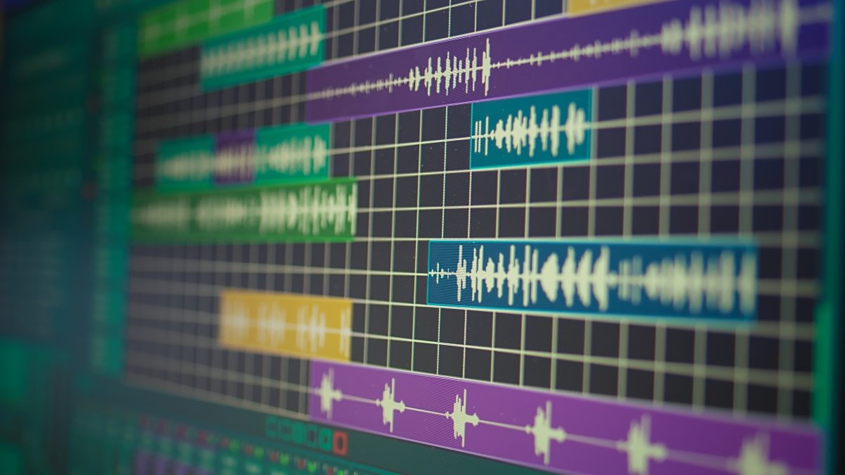 Pack Stacking: How to Combine LUTs + Overlays + SFX Without Overdoing It - neathue